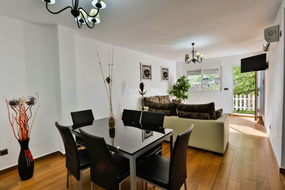 Confortable Casa Rural en Coto Ríos, con amplios jardines, piscina y wifi - Imagen 24