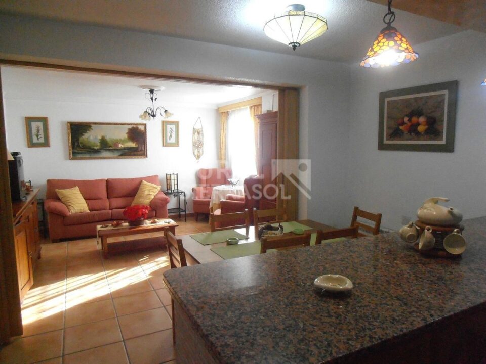 Maravillosa Casa Rural en Pinos Puente, con piscina, wifi y salón de juegos - Imagen 26