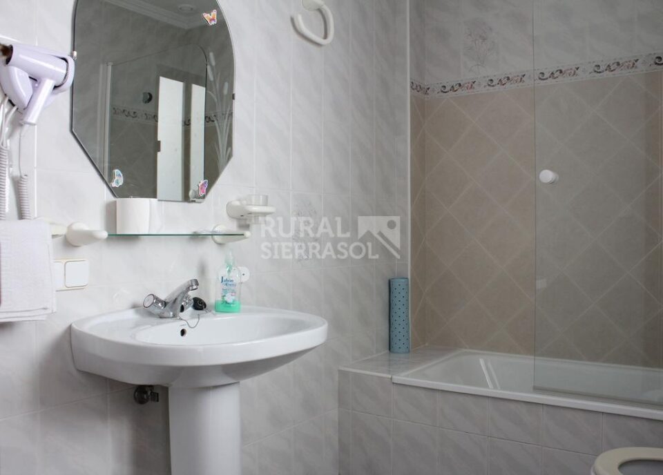Amplio Apartamento Rural en La Ruta de los Pueblos Blancos de la Sierra de Cádiz - Imagen 10