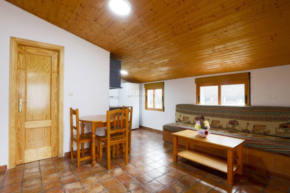 Confortable Alojamiento Rural para 5 personas, en Arroyo Frío, con calefacción y chimenea - Imagen 16