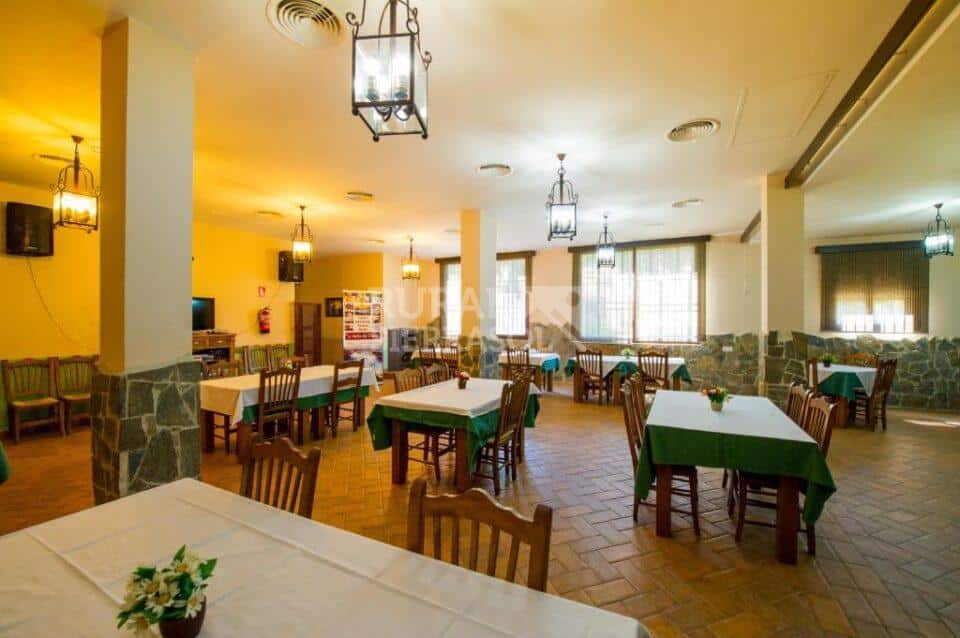 Precioso Alojamiento Rural en Cardeña, con piscina, aire acondicionado, spa - Imagen 24