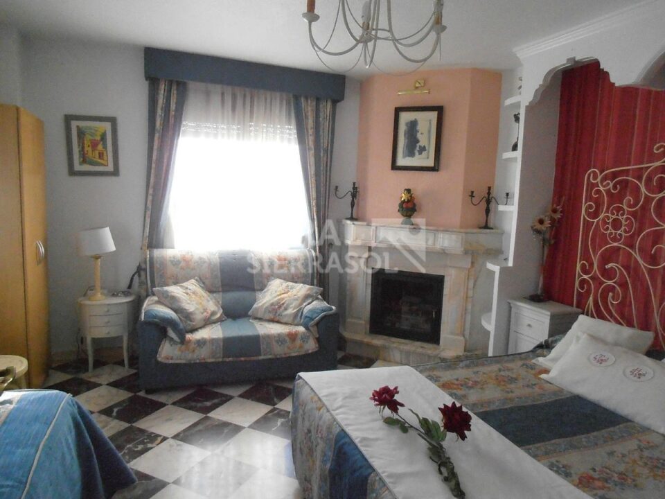 Maravillosa Casa Rural en Pinos Puente, con piscina, wifi y salón de juegos - Imagen 28