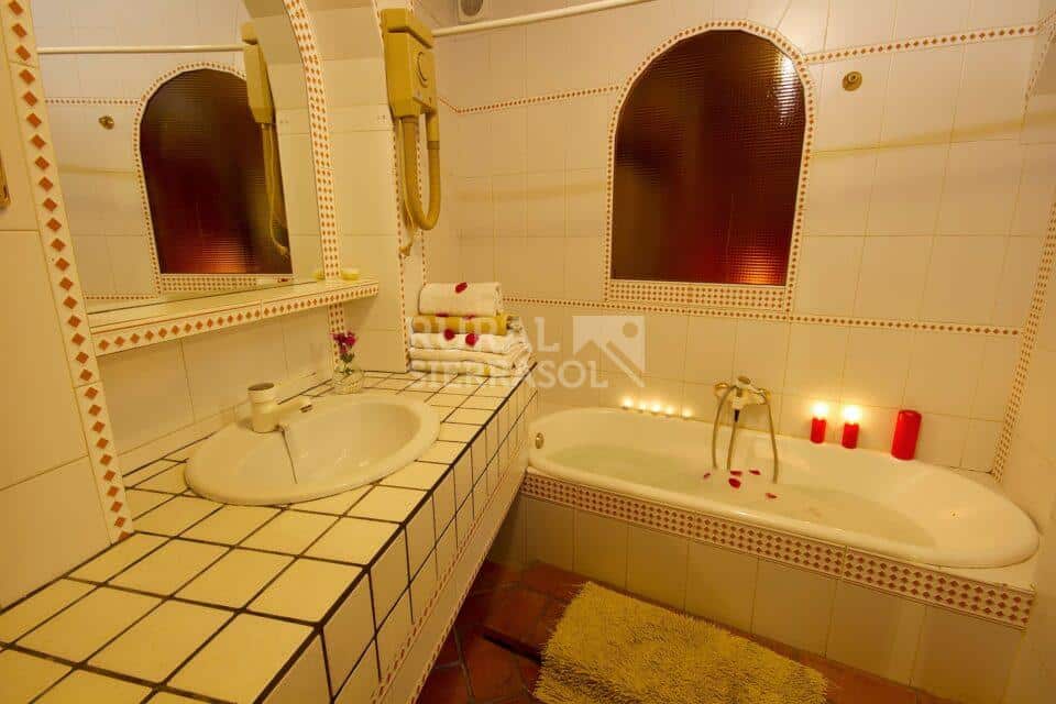 Casa Rural en Benaocaz, con piscina y barbacoa - Imagen 21