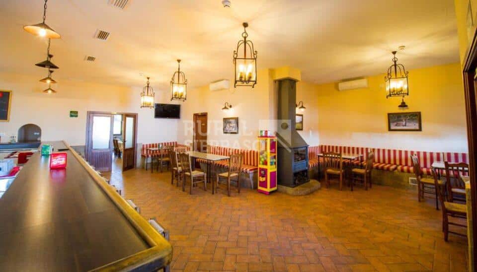 Precioso Alojamiento Rural en Cardeña, con piscina, aire acondicionado, spa - Imagen 25