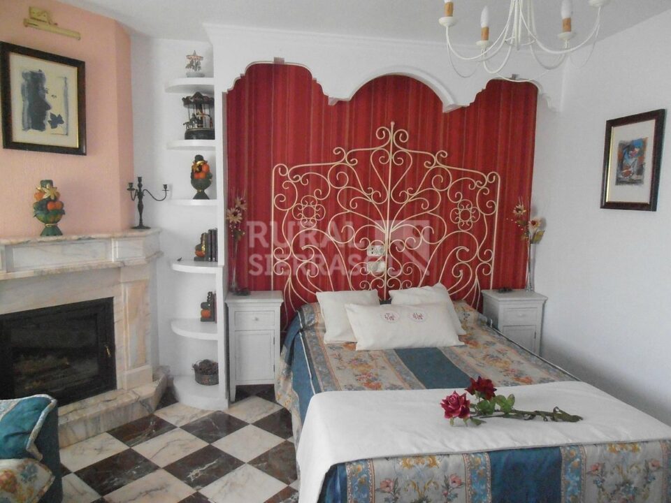 Maravillosa Casa Rural en Pinos Puente, con piscina, wifi y salón de juegos - Imagen 29