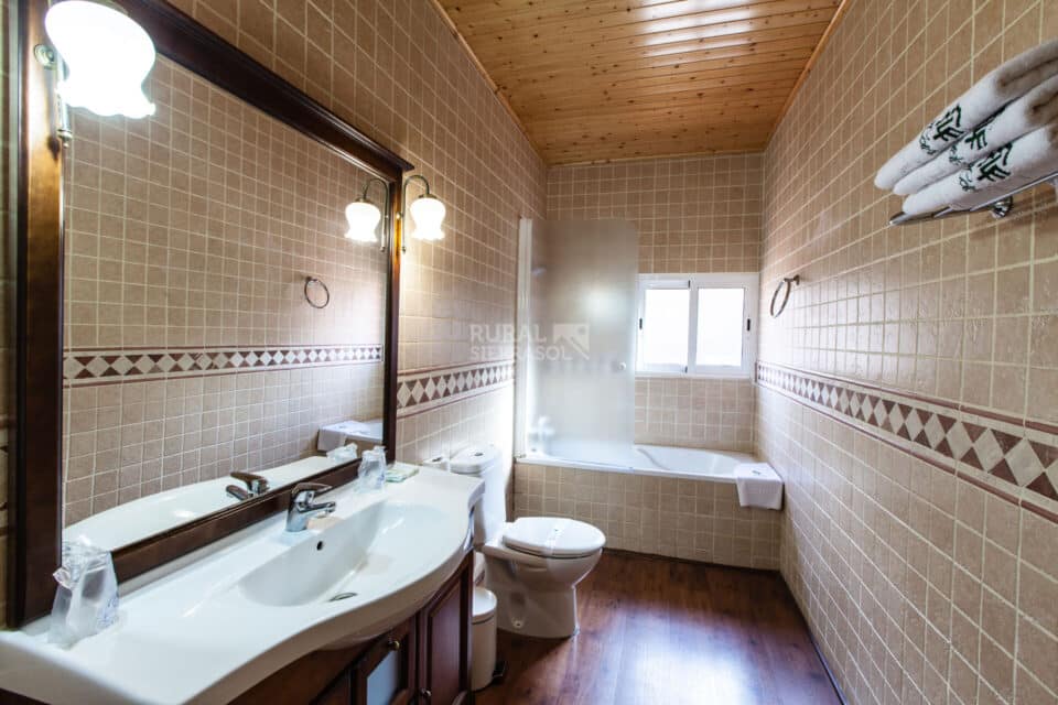 Elegante Casa Rural en Coto Ríos, con preciosos jardines, piscina y aire acondicionado - Imagen 23