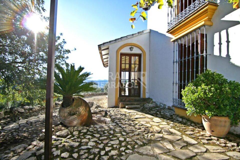 Excepcional Cortijo en El Gastor con piscina, chimenea y calefacción central - Imagen 27