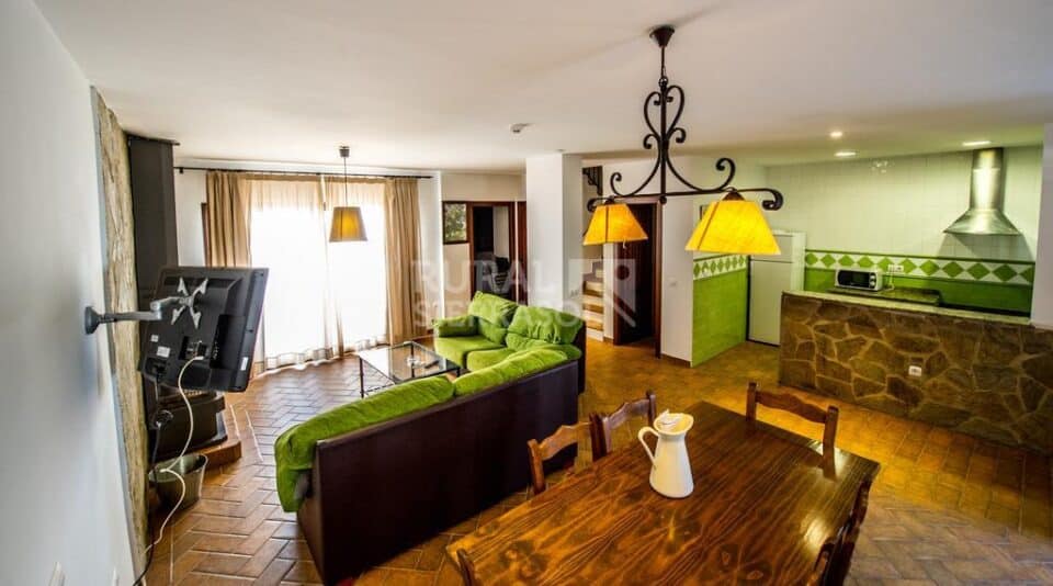Espléndido Alojamiento Rural en Cardeña, con piscina, spa, chimenea - Imagen 5