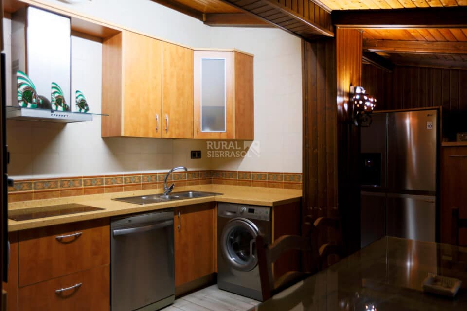 Espléndida Casa Rural en Coto Ríos, chimenea, wifi y amplios jardines - Imagen 24