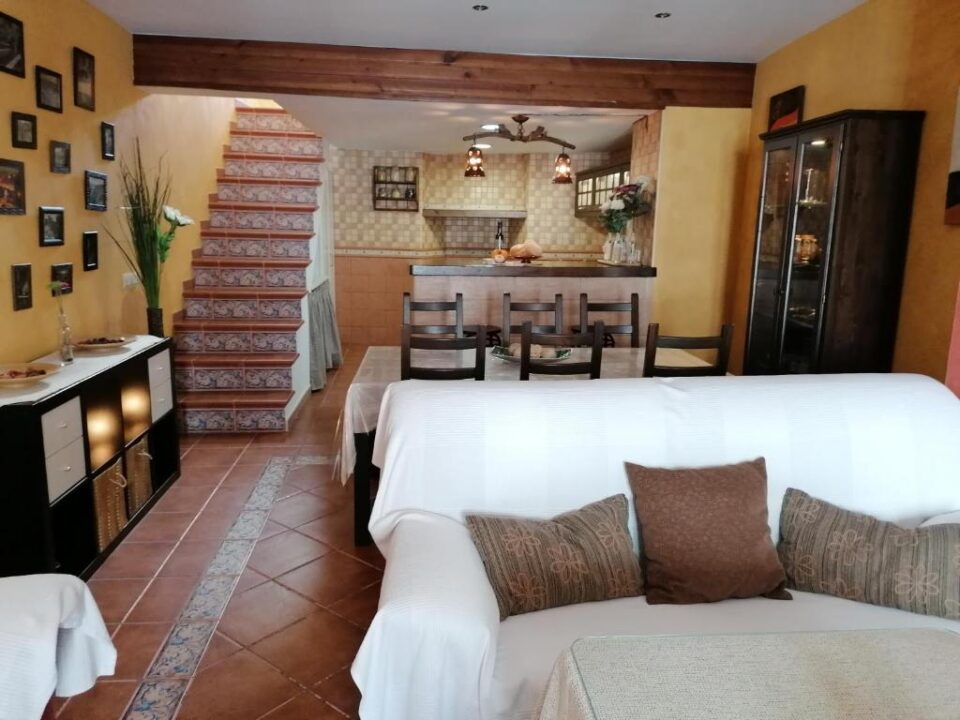 Maravillosa Casa Rural en Setenil de las Bodegas con bañera hidromasaje y chimenea - Imagen 15