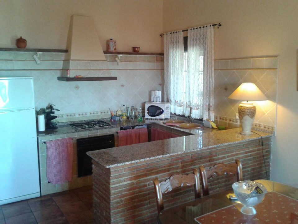 Casa Rural en El Gastor con piscina, aire acondicionado y wi-fi - Imagen 4