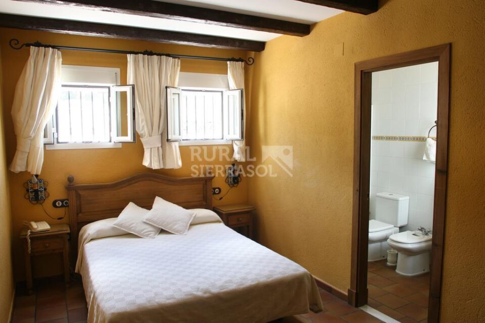Hotel Rural en El Bosque con Restaurante Excepcional - Imagen 5