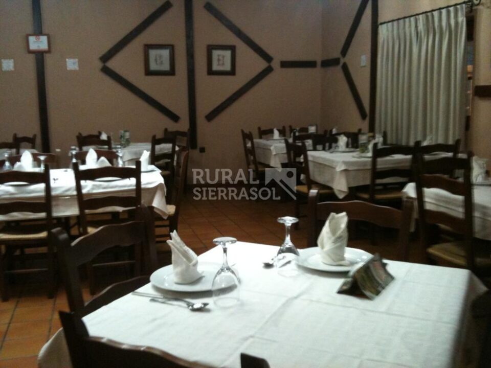 Hotel Rural en El Bosque con Restaurante Excepcional - Imagen 9