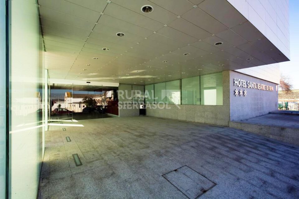Moderno hotel de diseño a 25 km de Jaén - Imagen 18