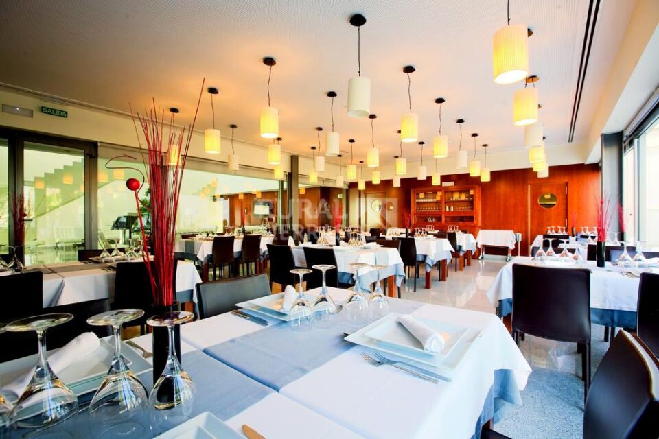 Moderno hotel de diseño a 25 km de Jaén - Imagen 20