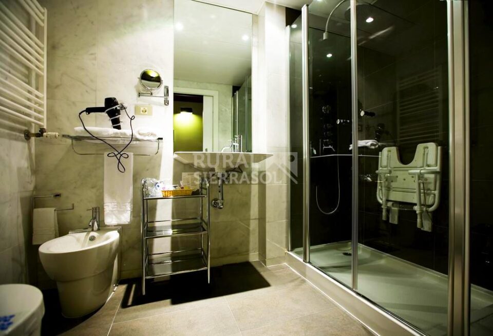 Moderno hotel de diseño a 25 km de Jaén - Imagen 23
