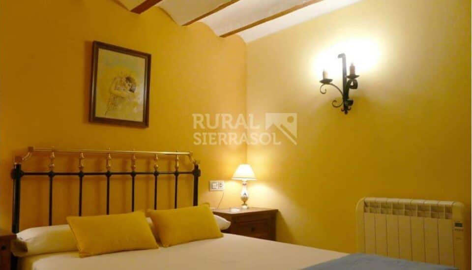 Acogedor Alojamiento Rural en Hinojares, con aire acondicionado y wifi - Imagen 3