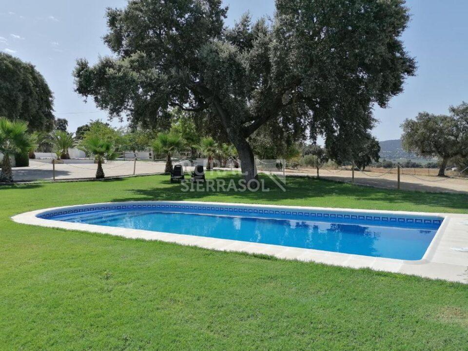 Cortijo Rural en Setenil de las Bodegas, con piscina cubierta, jacuzzi y barbacoa - Imagen 5