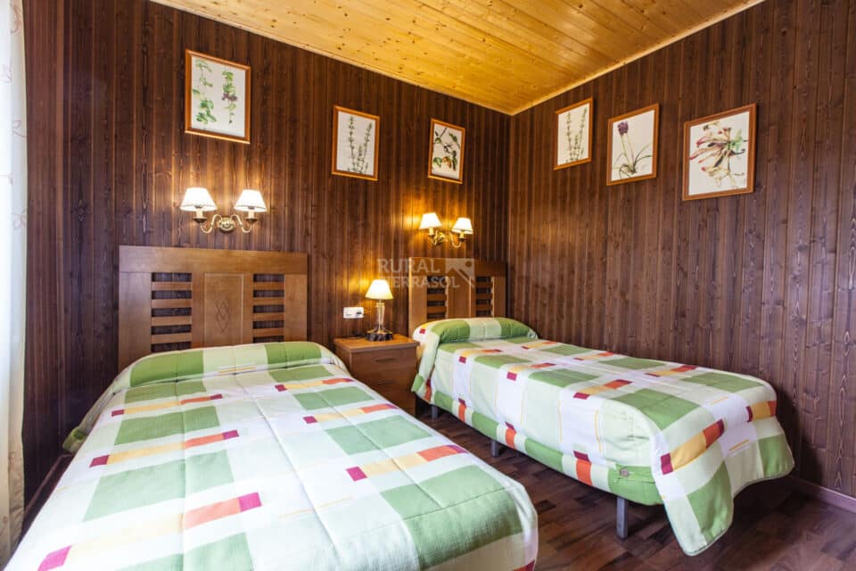 Acogedora Casa Rural en Coto Ríos, con piscina, amplios jardines y wifi - Imagen 30