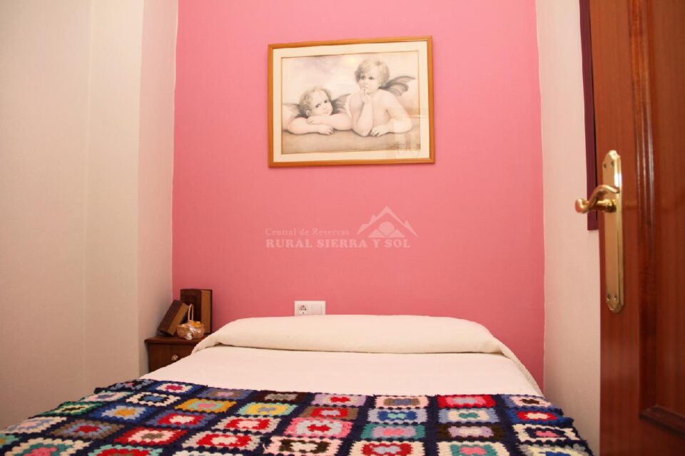 Acogedor Apartamento Rural en Prado del Rey con chimenea y aire acondicionado - Imagen 13