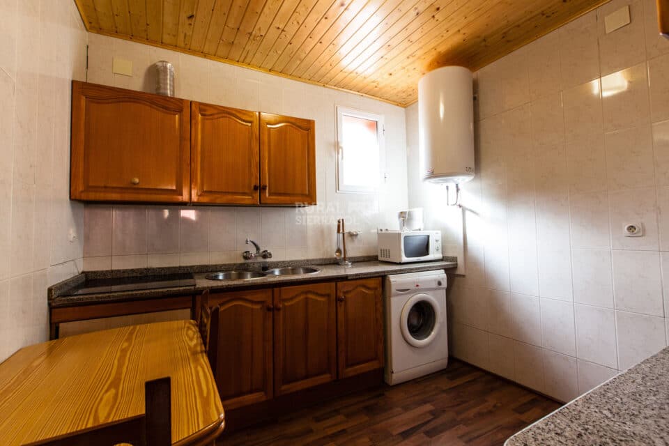 Acogedora Casa Rural en Coto Ríos, con piscina, amplios jardines y wifi - Imagen 33