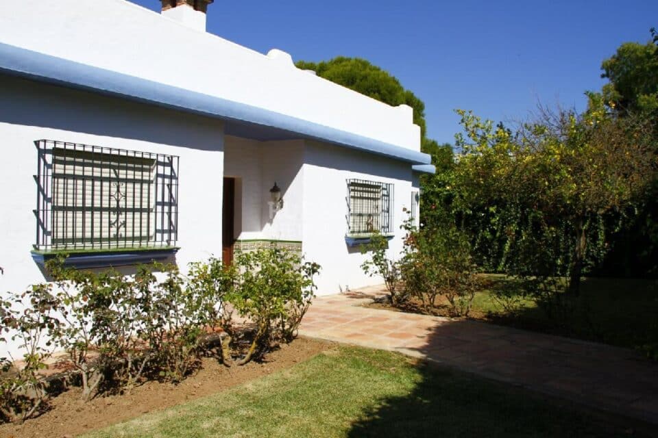 Chalet con piscina en Conil de la Frontera cerca de la playa - Imagen 19