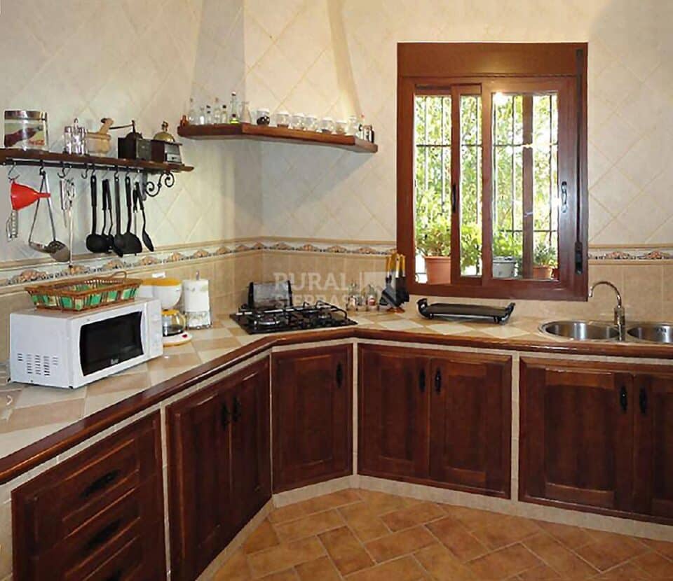 Casa Rural en El Gastor con piscina, barbacoa y wifi - Imagen 8