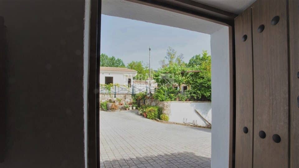 Conjunto de dos Casas Rurales en El Bosque con chimenea y barbacoa - Imagen 34