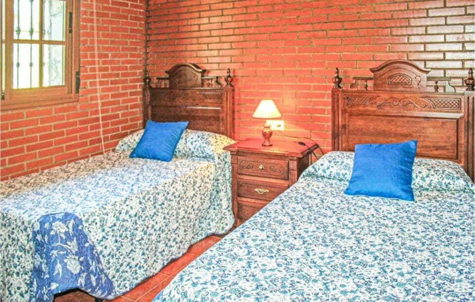 Acogedora Casa Rural en El Gastor con piscina vallada, barbacoa y chimenea - Imagen 22