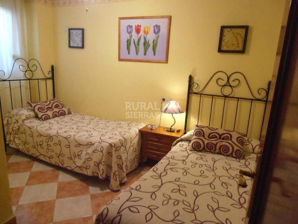 Maravillosa Casa Rural en Pinos Puente, con piscina, wifi y salón de juegos - Imagen 38