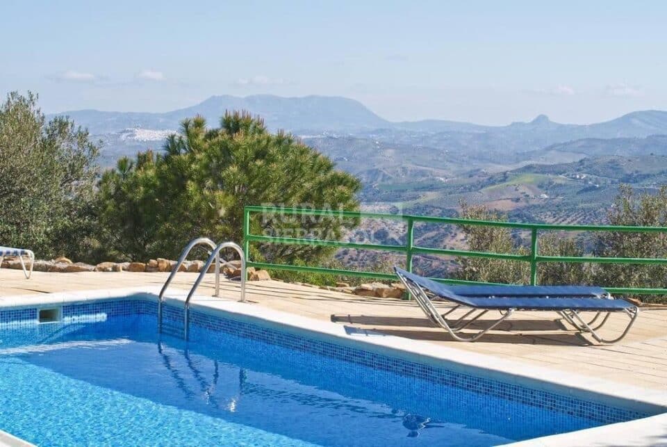 Coqueta casa Rural en El Gastor con piscina y wifi - Imagen 8