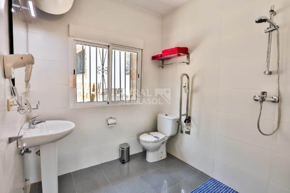 Conjunto de doce apartamentos rurales en pleno Parque Natural de las Sierras de Cazorla, Segura y Las Villas - Imagen 15