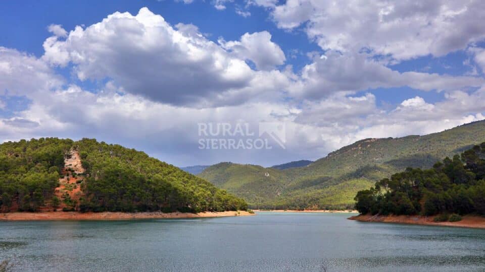 Conjunto de doce apartamentos rurales en pleno Parque Natural de las Sierras de Cazorla, Segura y Las Villas - Imagen 16