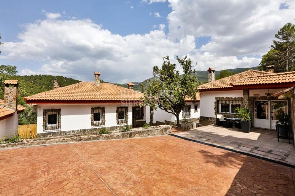Conjunto de doce apartamentos rurales en pleno Parque Natural de las Sierras de Cazorla, Segura y Las Villas - Imagen 22