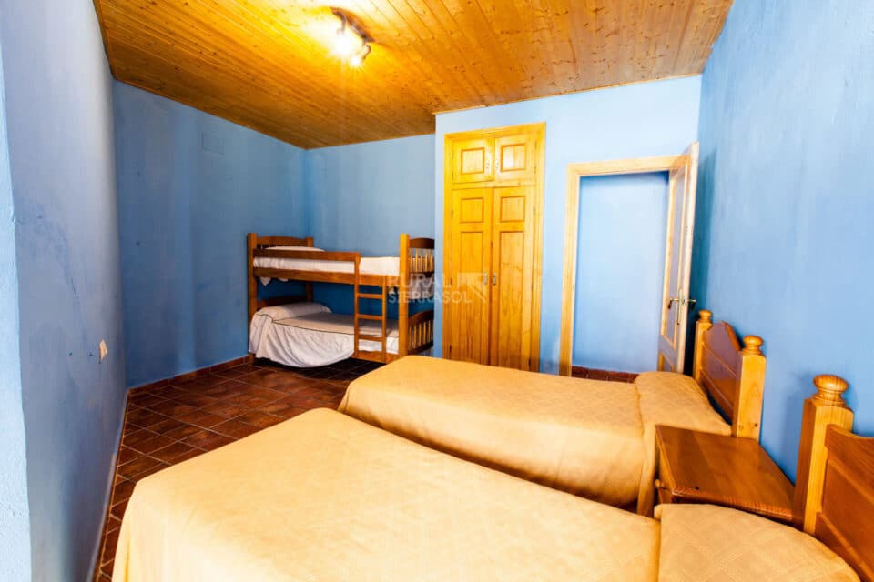 Confortable Alojamiento Rural para 5 personas, en Arroyo Frío, con calefacción y chimenea - Imagen 27