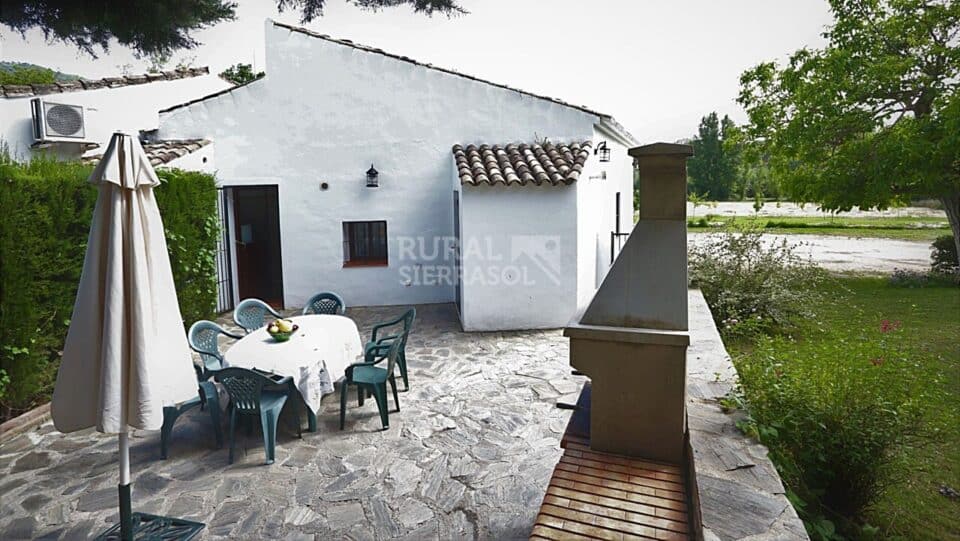 Conjunto de dos Casas Rurales en El Bosque con chimenea y barbacoa - Imagen 36