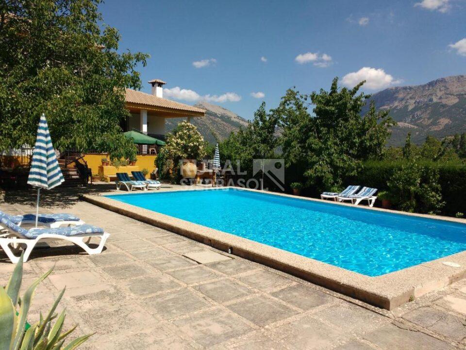 Preciosa Villa en Torres, con piscina y barbacoa - Imagen 36