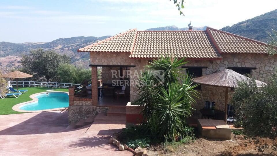 Preciosa Casa Rural en El Gastor con piscina y aire acondicionado - Imagen 2