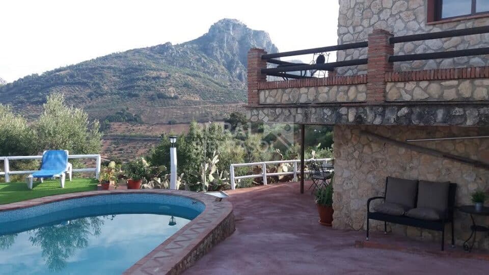 Preciosa Casa Rural en El Gastor con piscina y aire acondicionado - Imagen 4