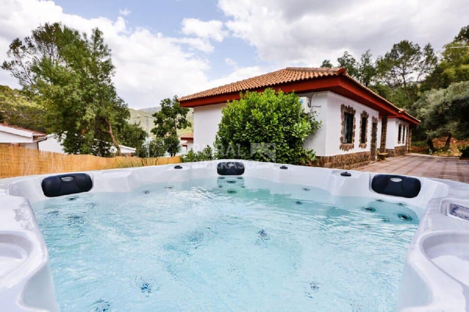 Amplio Alojamiento Rural en Coto Ríos, con piscina, aire acondicionado y wifi - Imagen 3