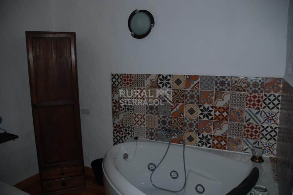 Acogedor Alojamiento Rural en Quesada, con bañera hidromasaje, aire acondicionado - Imagen 15