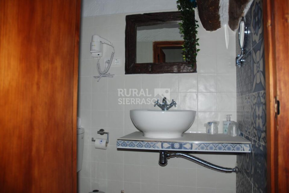 Precioso Alojamiento Rural en Quesada, con bañera hidromasaje, aire acondicionado, terraza - Imagen 32
