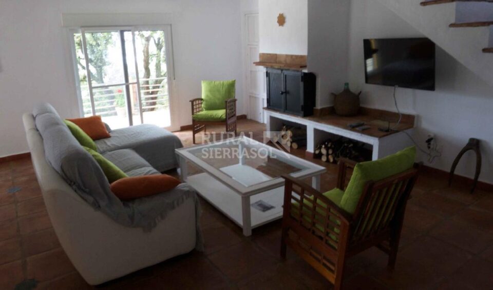 Acogedora casa rural en El Gastor, con piscina, barbacoa y wifi - Imagen 8