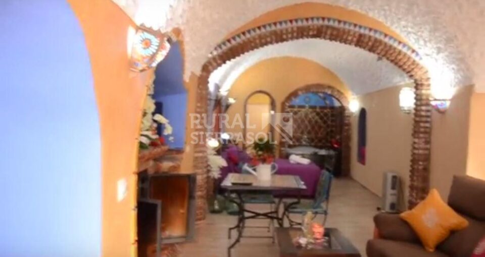 Fantástica Casa Cueva en Hinojares, con jacuzzi y barbacoa - Imagen 5
