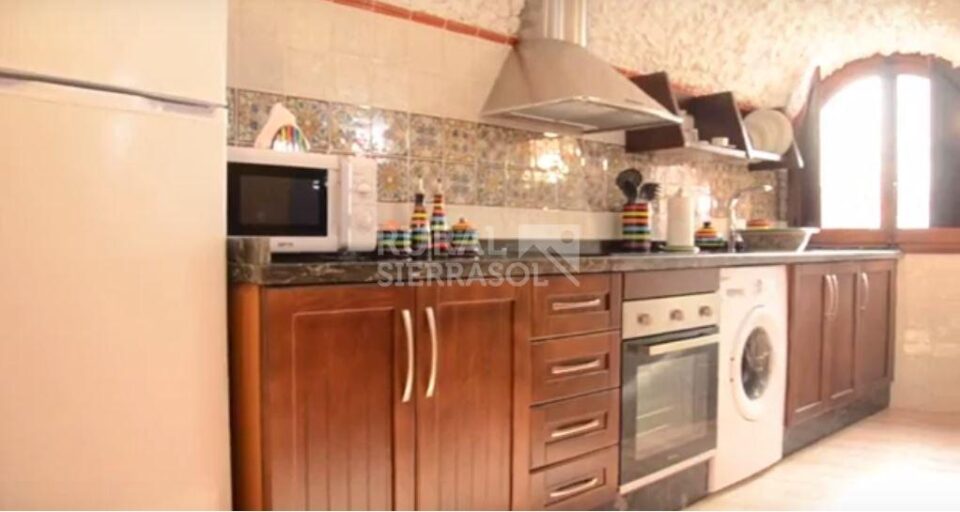 Fantástica Casa Cueva en Hinojares, con jacuzzi y barbacoa - Imagen 9