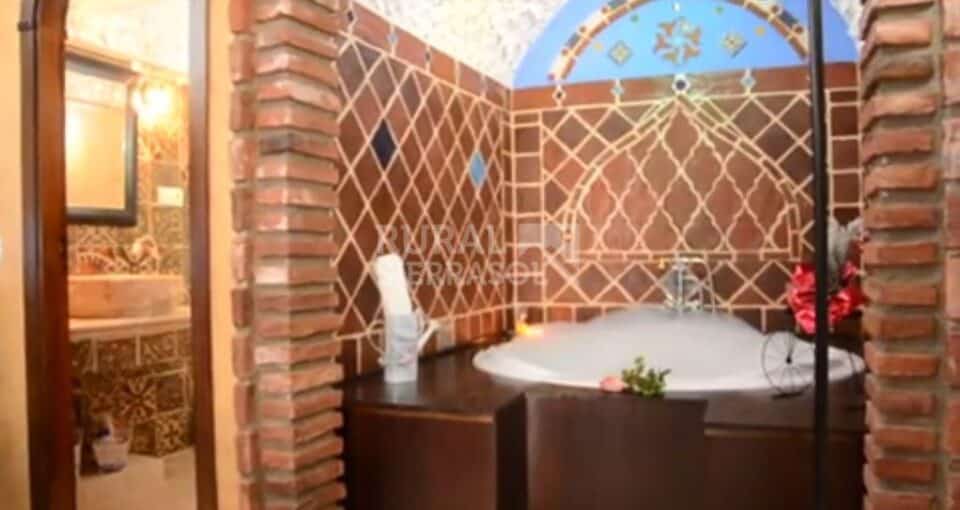 Fantástica Casa Cueva en Hinojares, con jacuzzi y barbacoa - Imagen 17