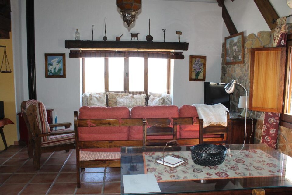Fantástica Casa Rural en El Gastor, con piscina, barbacoa y aire acondicionado - Imagen 9