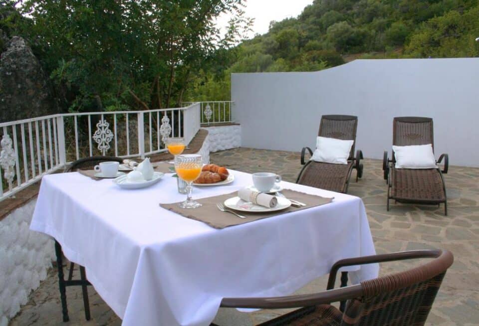 Preciosa casa rural en El Gastor con piscina ideal para parejas - Imagen 8
