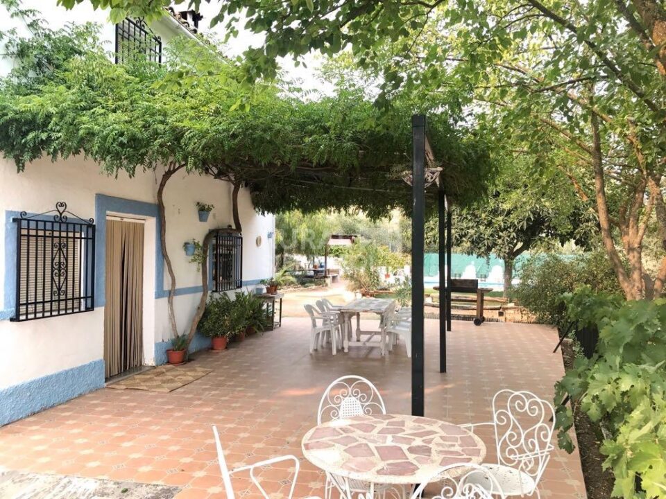 Bonita Casa Rural en Iznajar, con piscina, barbacoa y aire acondicionado - Imagen 4