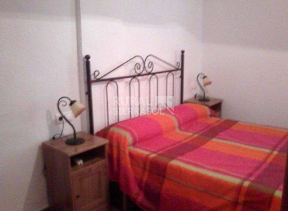 Bonita Casa Rural en Iznajar, con piscina, barbacoa y aire acondicionado - Imagen 8